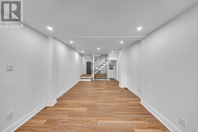 Photo du bâtiment - 148 Barrington Ave