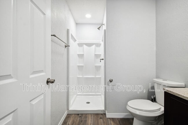 Foto del edificio - 1051 Dogwood Dr