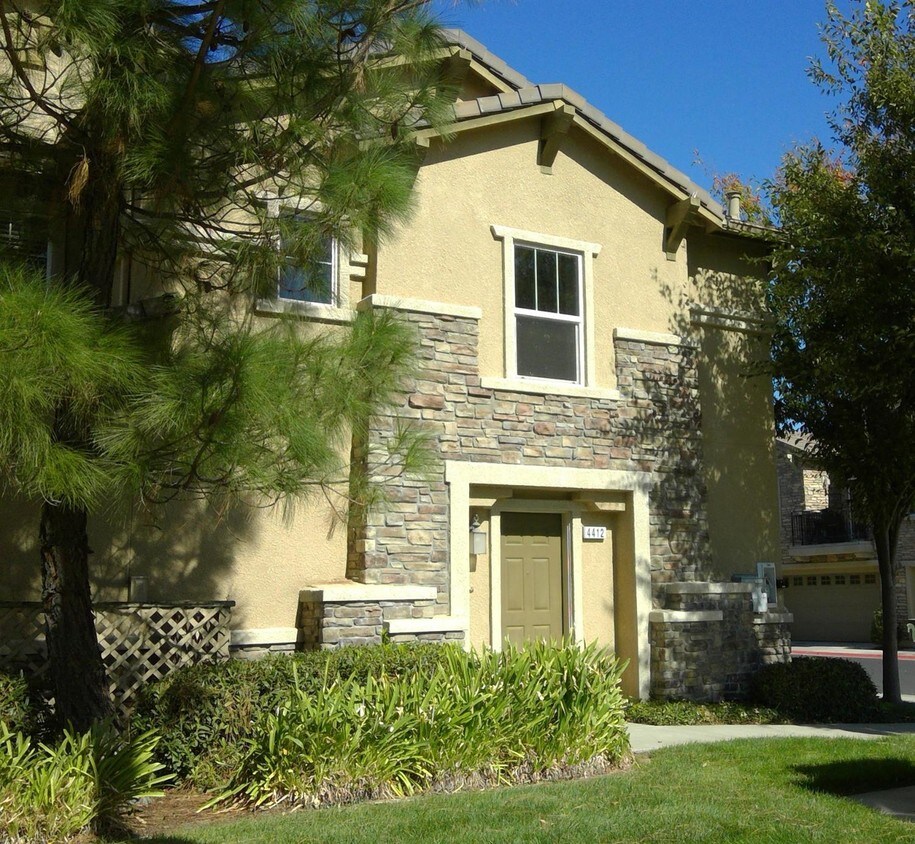3301 N Park Dr Unit 4412, Sacramento, CA 95835 Condo for Rent in