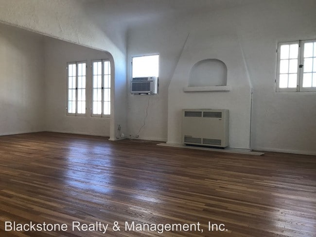 Building Photo - 152 S Crescent Dr