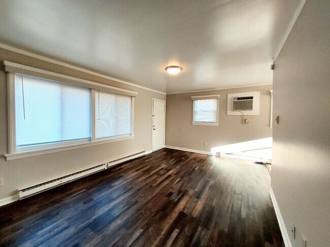 Building Photo - Hoyt Street