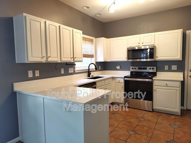 Foto del edificio - 9405 Mitchell Glen Dr