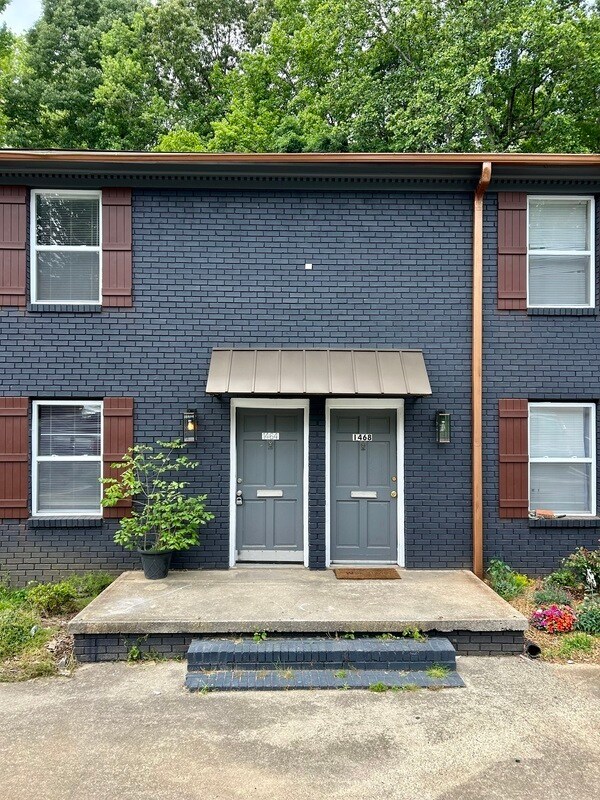 Foto del edificio - 1464 Sherwood Dr