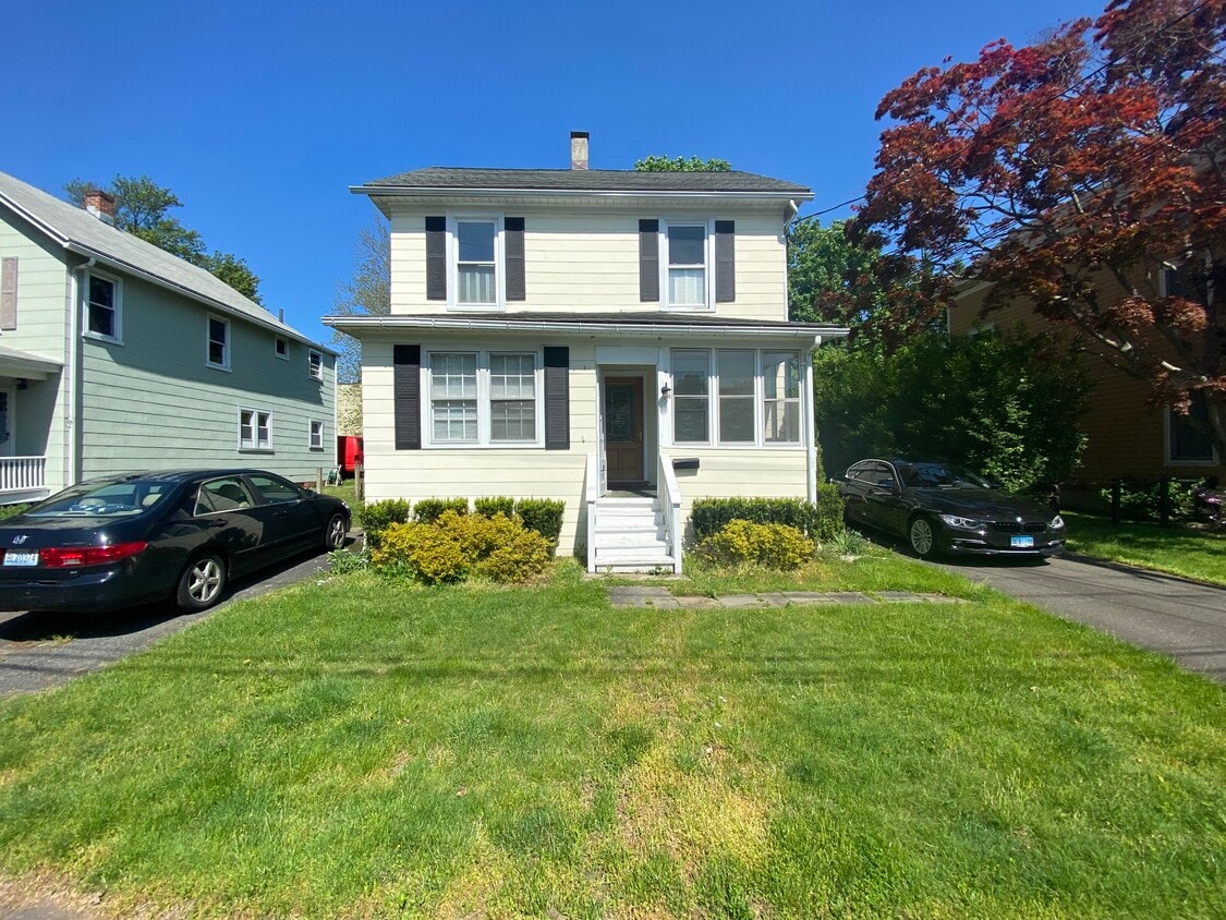 101 Bungalow Ave Unit 101, Fairfield, CT 06824 Apartments in