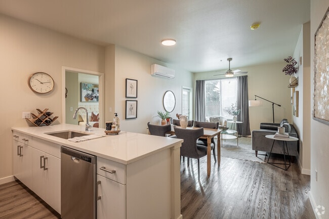 2BR, 2BA - 999SF - Marquam Heights