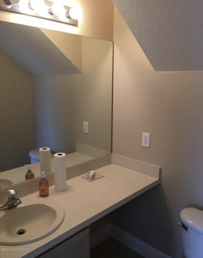 Foto del edificio - 3240 Merrimac Ln