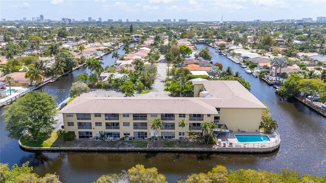 Foto del edificio - 1400 NE 57th Ct