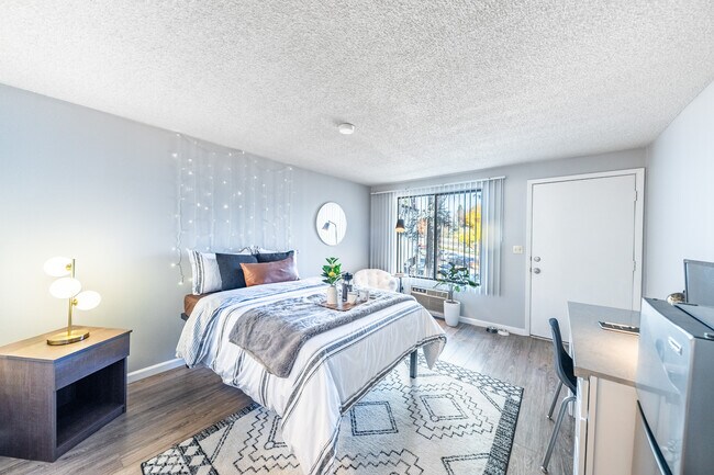 Foto del edificio - Elevation at the U