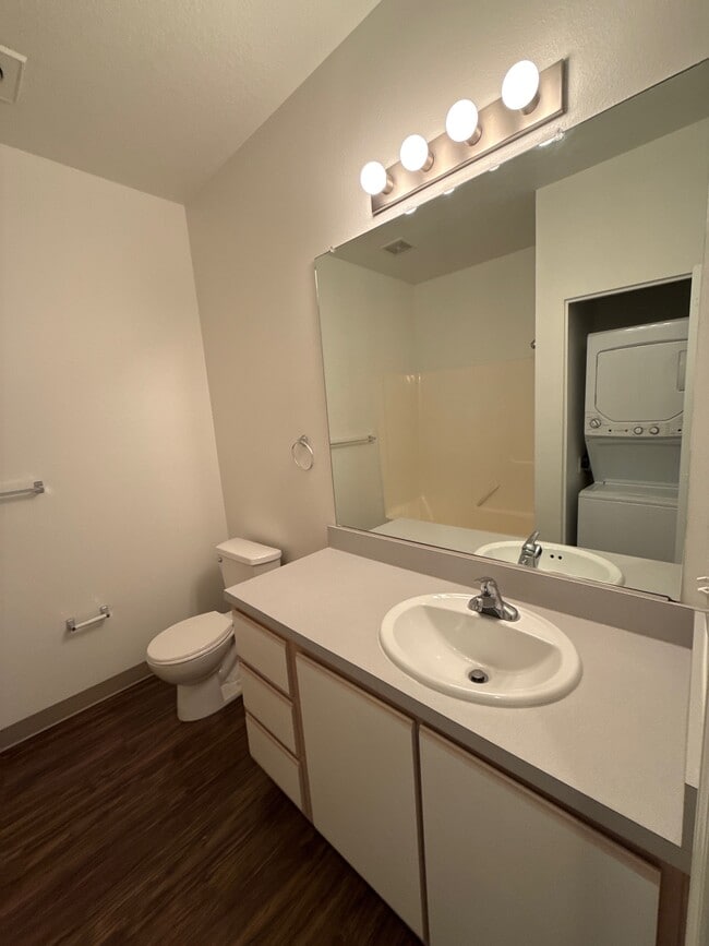 Building Photo - Willamette Estates