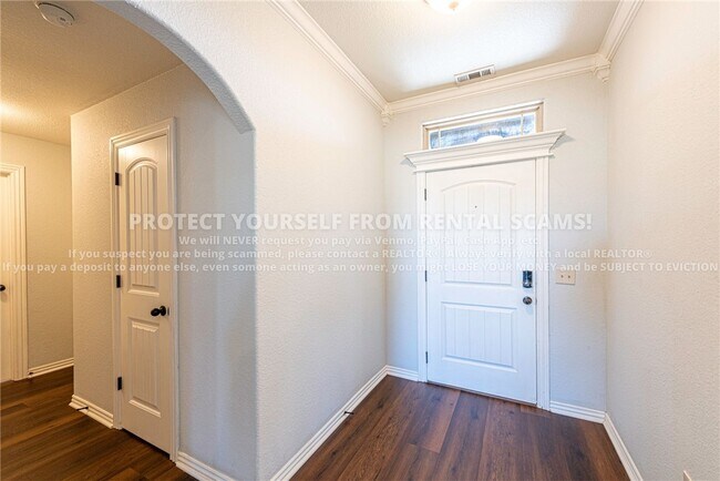 Building Photo - 3705 W Amour Dr