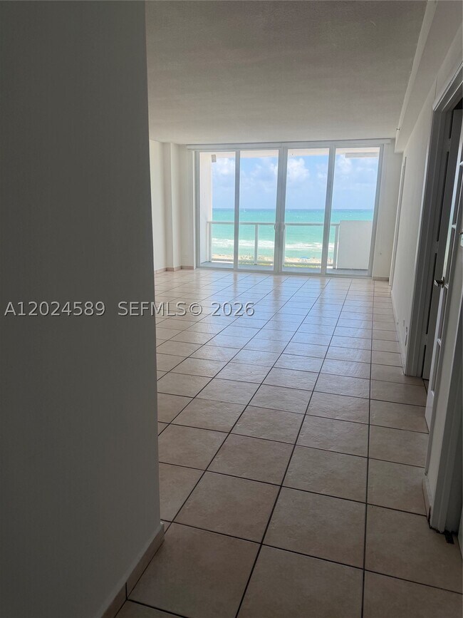 Foto del edificio - 5601 Collins Ave