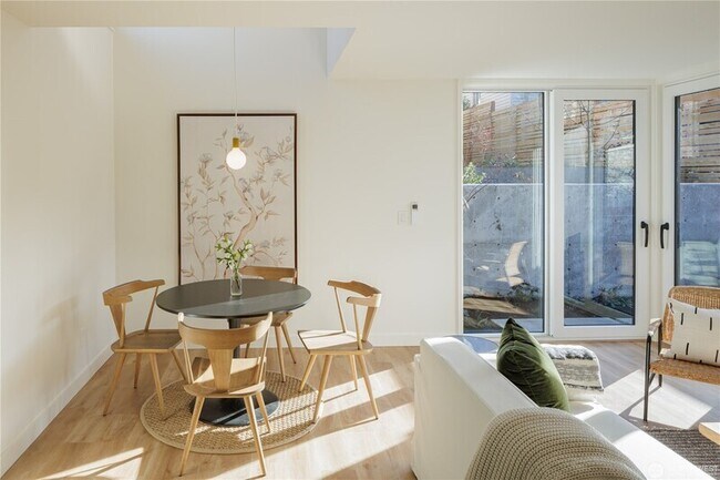 Foto del edificio - 2617 31st Ave. W