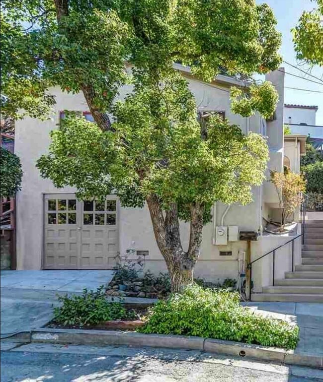 Building Photo - 1242 Susana Street