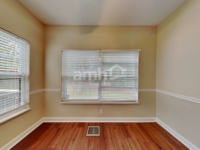 Building Photo - 2608 Welshcrest Dr