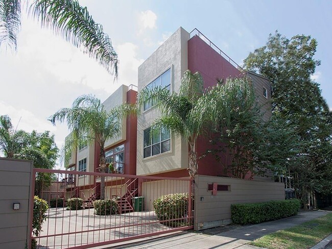 Building Photo - 94 Drew St