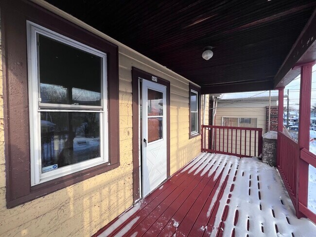 Foto del edificio - 827 Norwich Ave