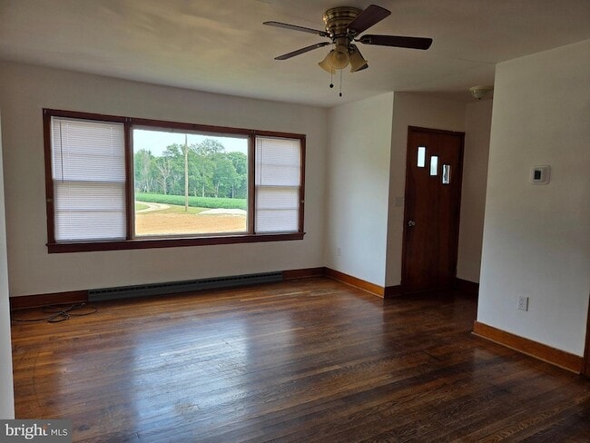 Foto del edificio - 23432 Fork Bridge Rd