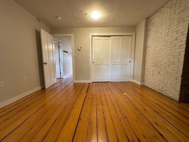 Building Photo - 26 E Springfield St