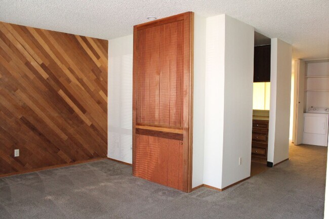 Foto del edificio - PENDING 1205 Marionola Way, Pinole CA (Cro...