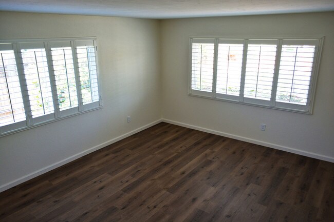 Building Photo - 3929 Bonita View Dr
