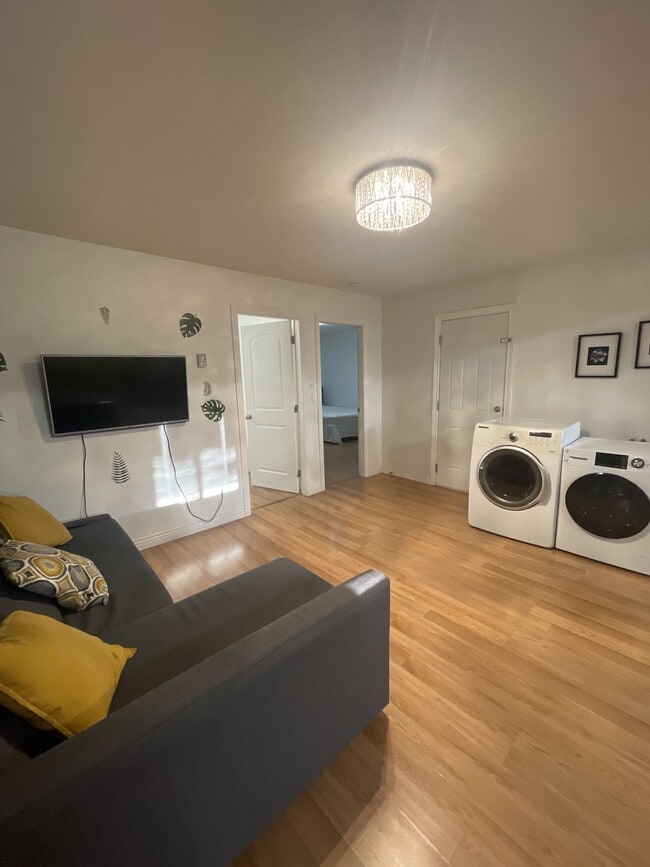 Building Photo - 35215 Delair Rd