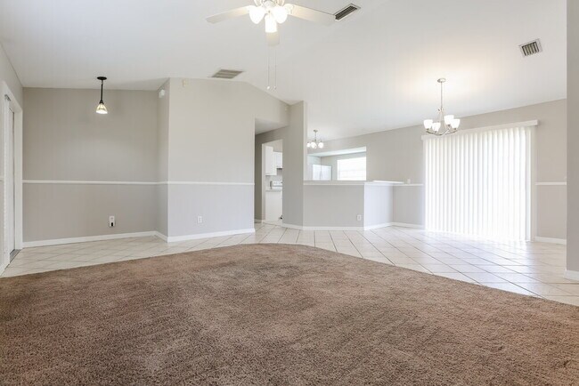 Foto del edificio - 2525 Mather Ln