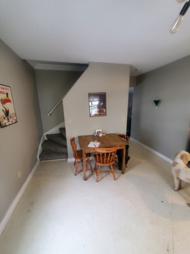Foto del edificio - Charming 2BED/1BATH Eastside Coach House