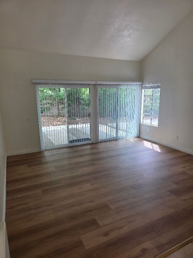 Foto del edificio - Beautiful 3 Bedroom Home in Gated Community