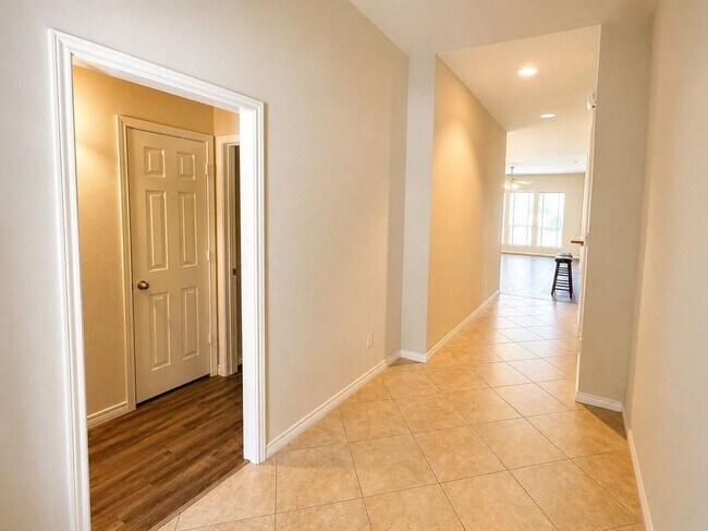 Building Photo - 12018 Grace Hall Dr
