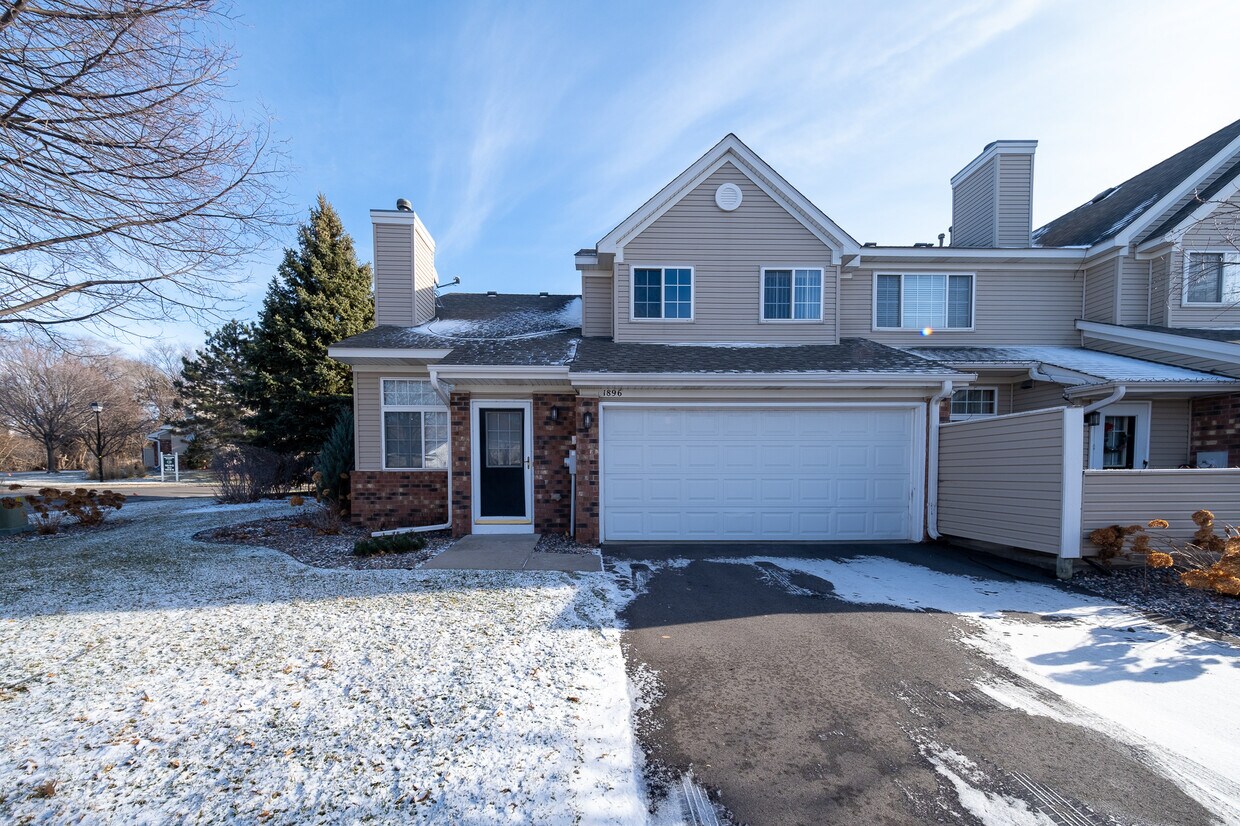 1896 Sapphire Pt, Eagan, MN 55122 Townhome Rentals in Eagan MN