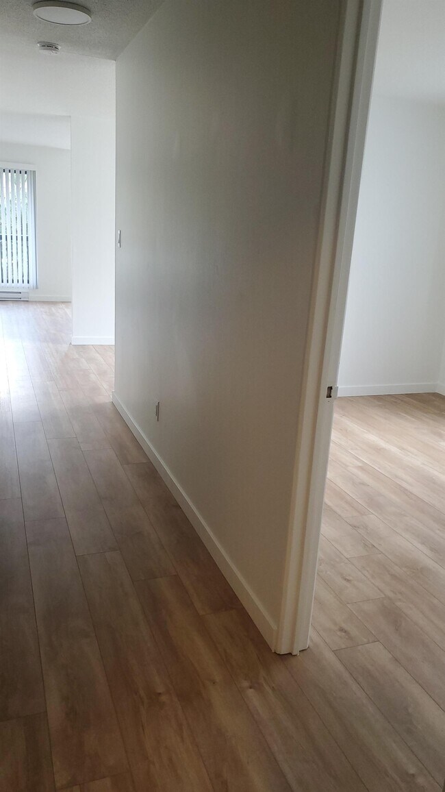 Photo du bâtiment - 430-430 Stewart Ave