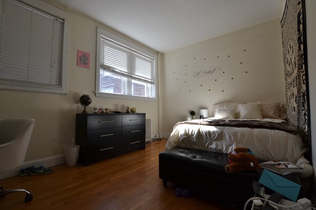 Building Photo - 60 Egmont St