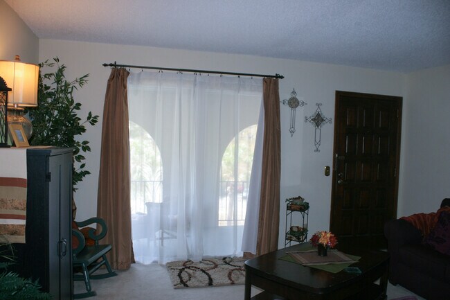 SALA DE ESTAR - 200 Arbor Dr