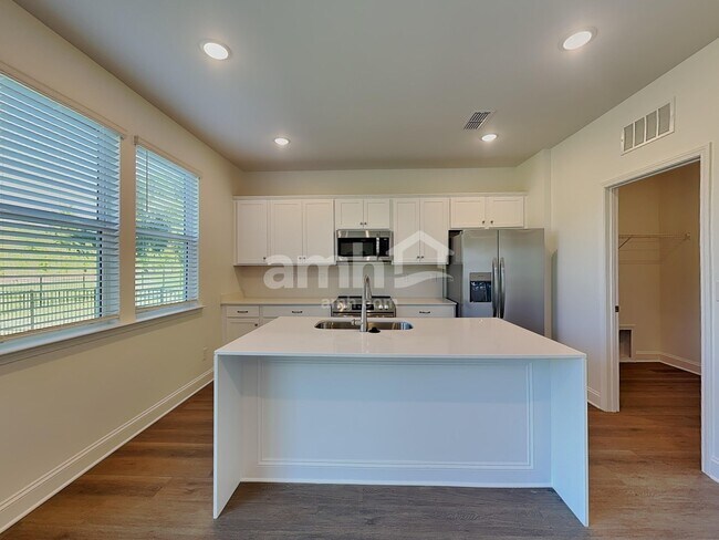 Foto del edificio - 4111 Williams Pond Rd