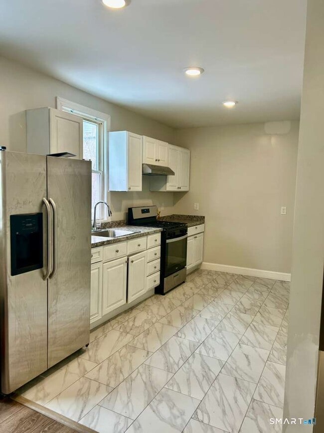 Foto del edificio - 124 Charles St