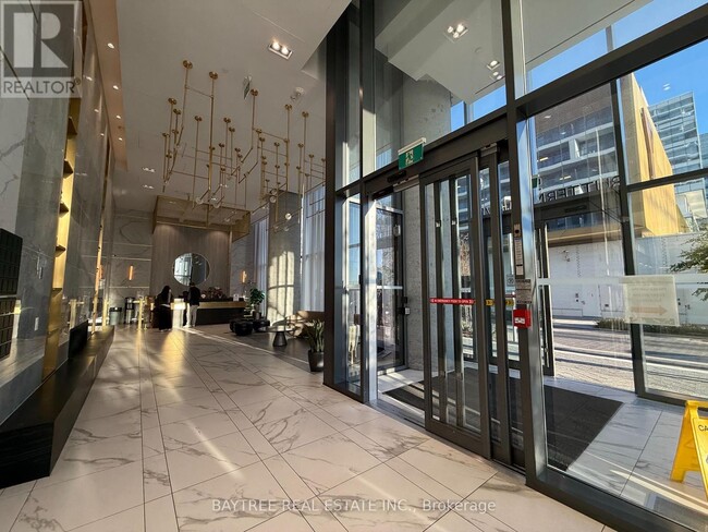 Building Photo - 5 Buttermill Ave.