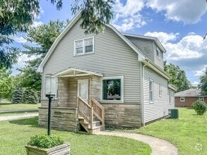 Building Photo - 707 E Lincoln St