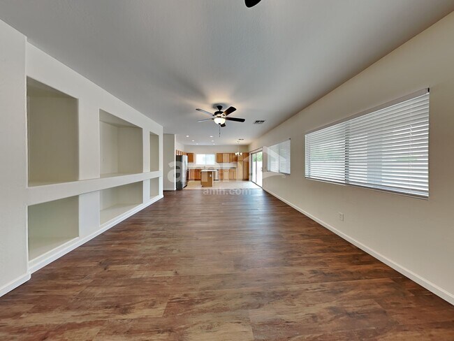 Foto del edificio - 3709 W Pleasant Ln