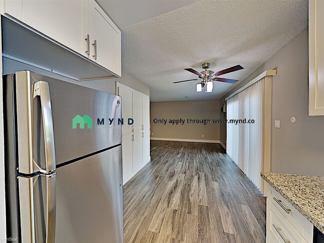 Building Photo - 1 br, 1 bath  - 1025 35th Ave Apt 15 Apt 15