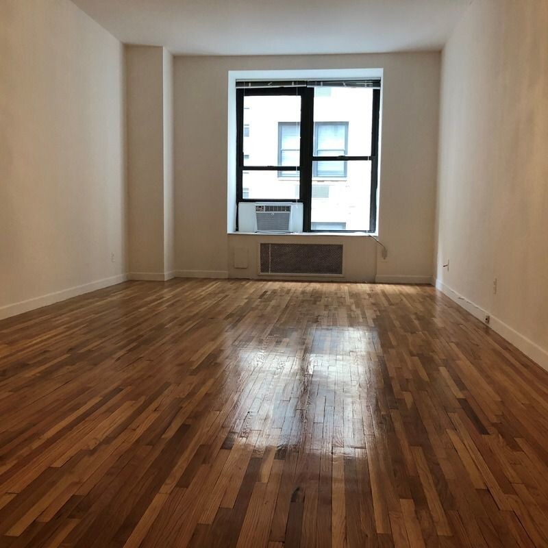 Primary Photo - 116 W 58th St