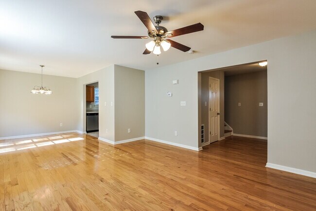 Foto del edificio - 259 N Fuquay Springs Ave