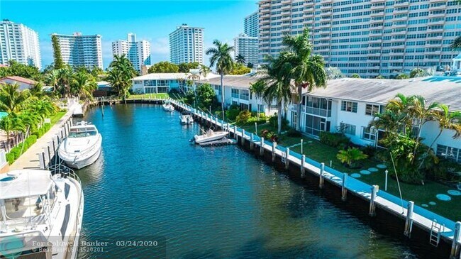 Foto del edificio - 3209 NE 36th St