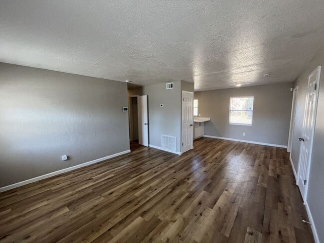 Photo - 4809 Okeefe St House