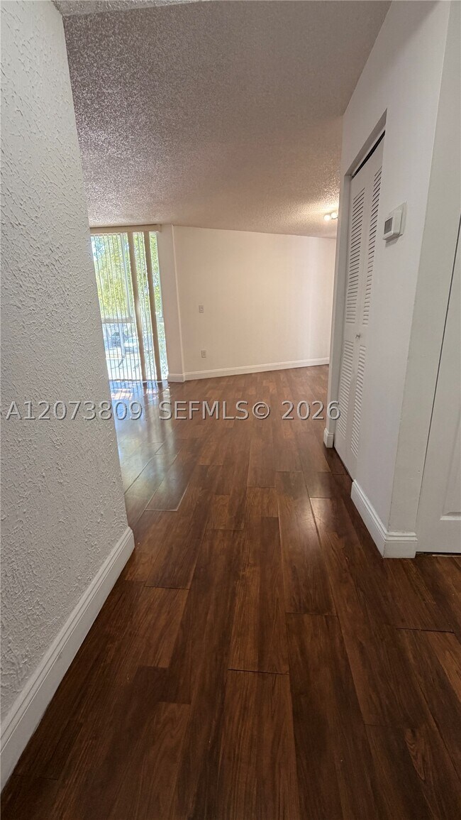 Foto del edificio - 7075 NW 186th St