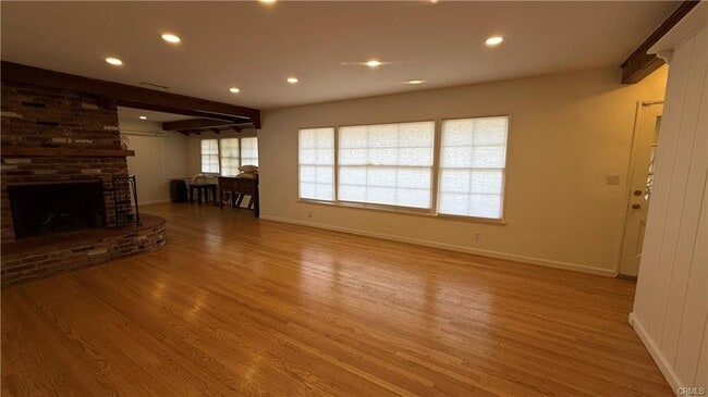 Building Photo - 17458 Nordhoff St
