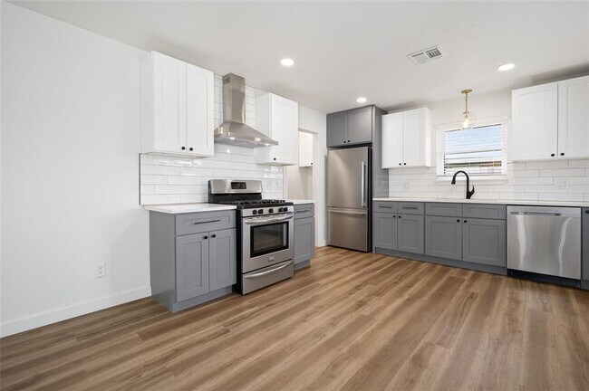 Foto del edificio - 630 S Heights Dr