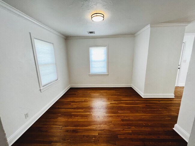 Building Photo - Beautiful 1BD 1BA Apartment in Historic Crown Heights!!!