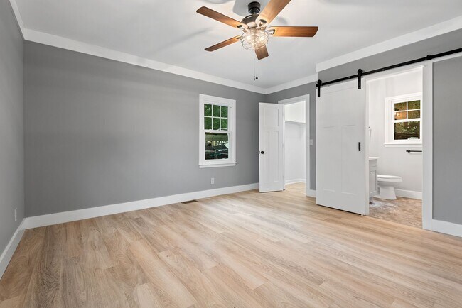 Building Photo - Heart of Mebane!