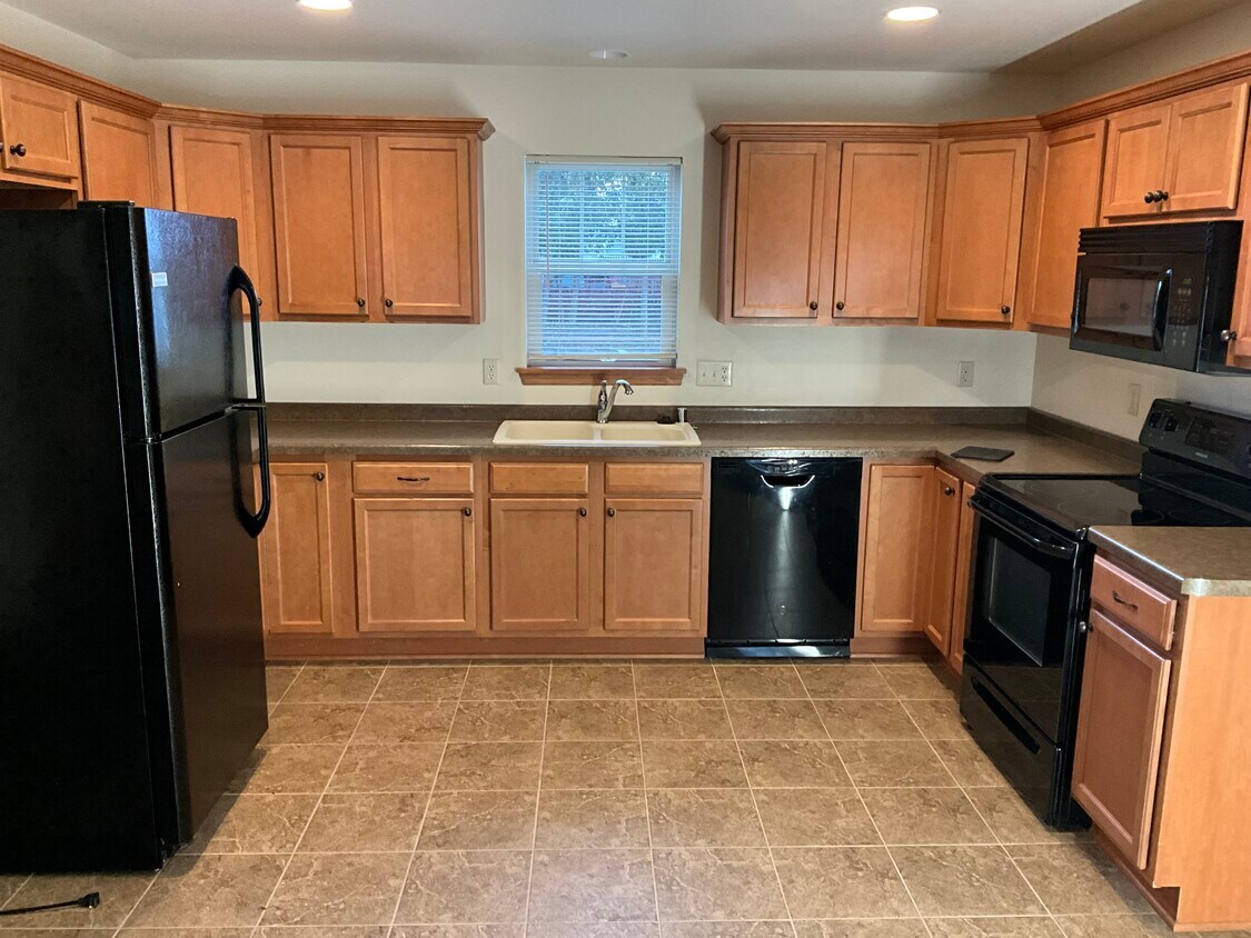 Foto principal - 2160 S 94th St