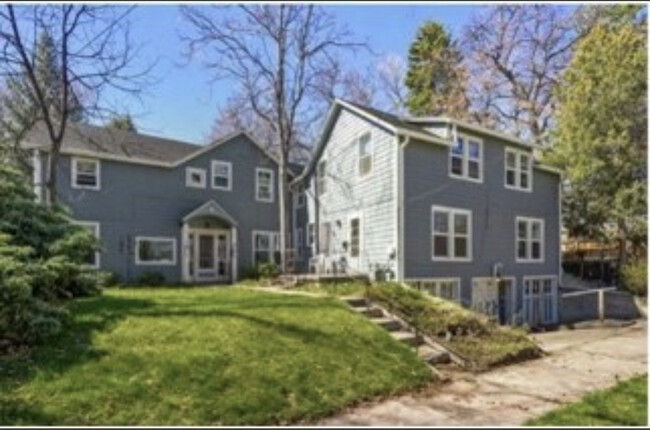 Building Photo - 1120 3rd Ave
